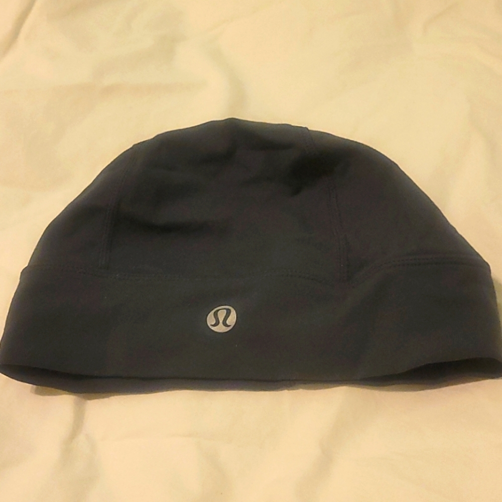 Lululemon athietica woman run beanie gray